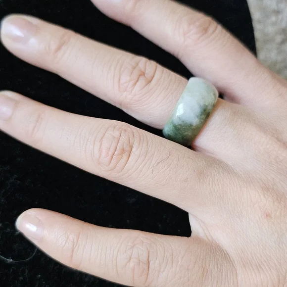 Jade Band Ring - Picture 3 of 4